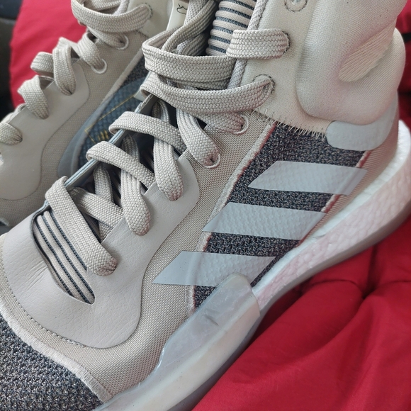 Adidas Cream and Gray High-Top Sneakers Marquee BOOST Men Sz 9 Basketball - Picture 1 of 8